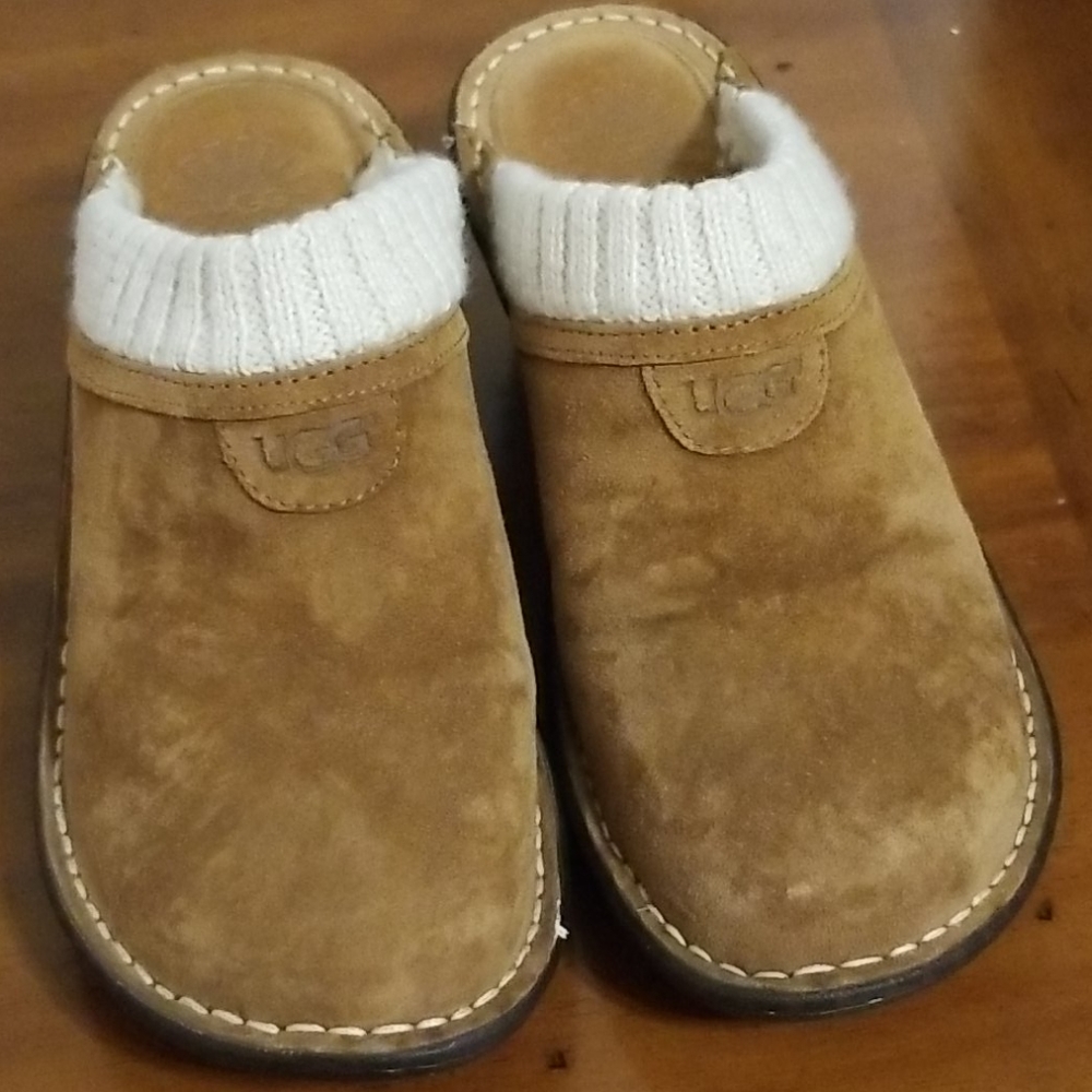Ladies UGG Clogs